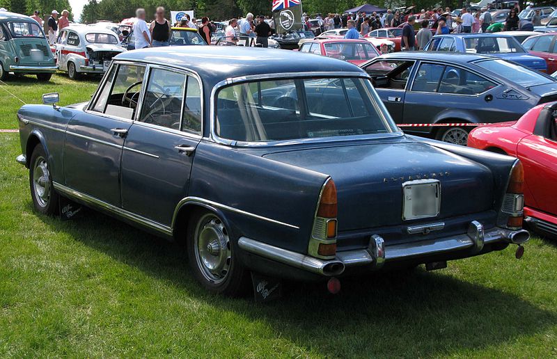 File:1960 Alfa Romeo 2000 Berlina rear.jpg