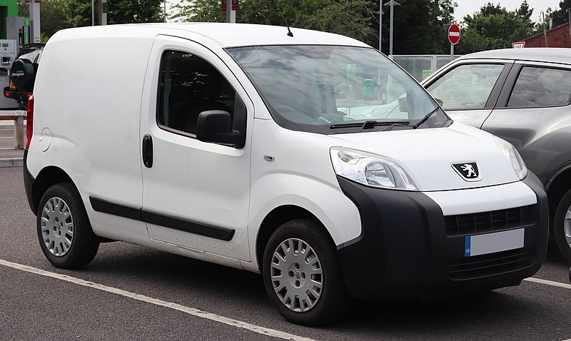 File:2010 Peugeot Bipper Professional HDi 1.4 Front.jpg