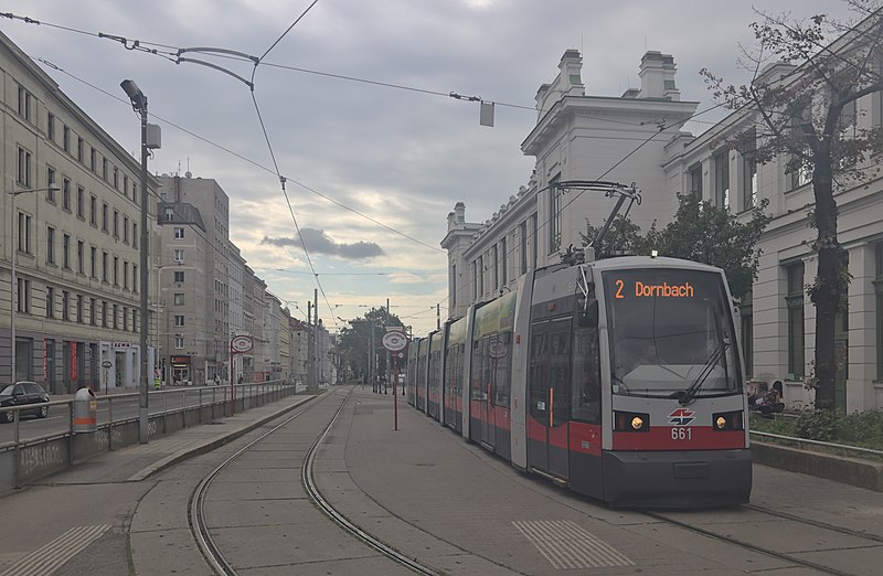 File:2018-09-15 AT Wien 08 Josefstadt, Lerchenfelder Gürtel, U Josefstädter Straße, B 661 Linie 2 (50923133902).jpg