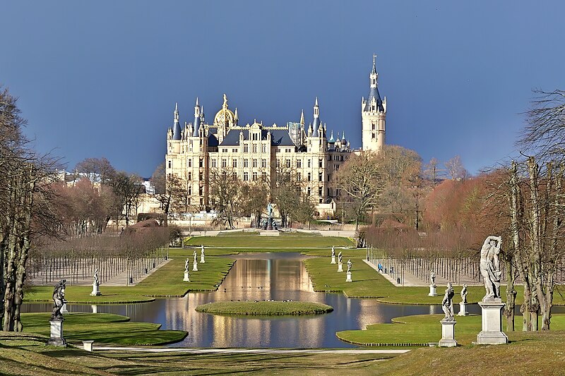 File:20200403 Schweriner Schloss.jpg