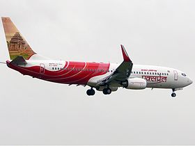 VT-AXV, le Boeing 737-800 impliqué, ici photographié à l'aéroport international Chhatrapati-Shivaji en août 2008, deux ans avant le crash.