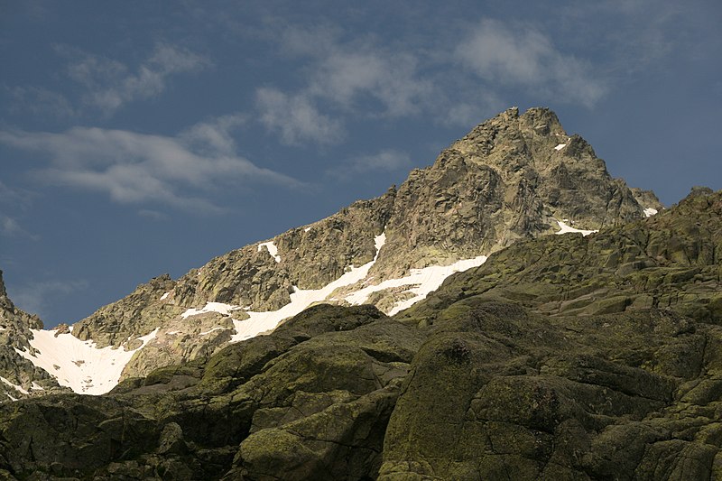 File:Almanzor sierra de gredos.jpg