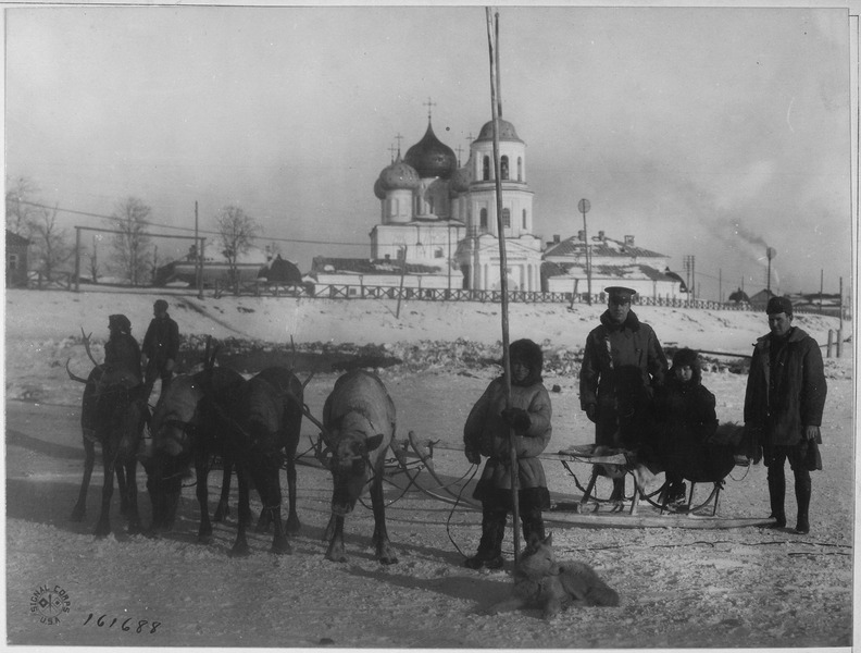 File:American officers frequently employed reindeer teams in crossing the Dwina River and in going about Archangel. Here are - NARA - 531151.tif