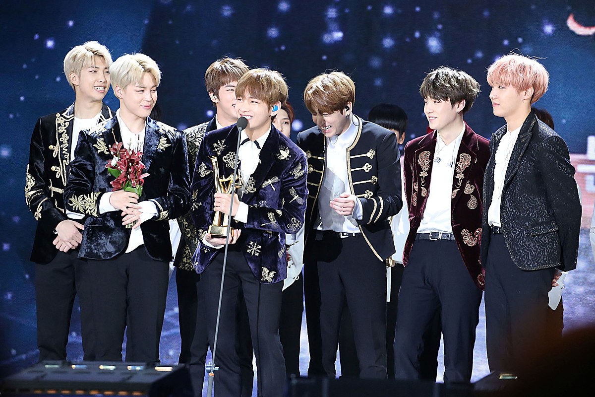 BTS receiving a Bonsang award at the 31st Golden Disk Awards in Seoul on January 14 2017. | Photo: "BTS at the 31st Golden Disk Awards" by Wikimedia Commons is licensed under CC BY 4.0 