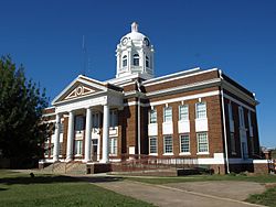 Barrow County Courthouse okt 2012 2.jpg