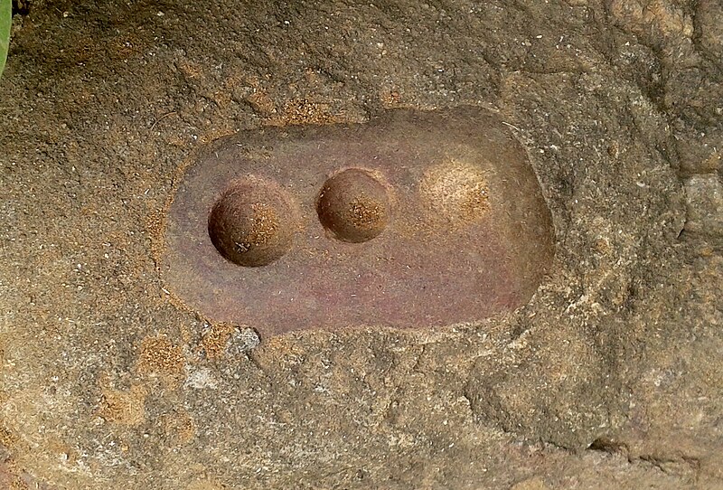 File:Base Stone of a Pottery Wheel at Tantadi village 02.jpg