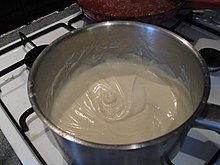 Bechamel sauce (2428653187).jpg