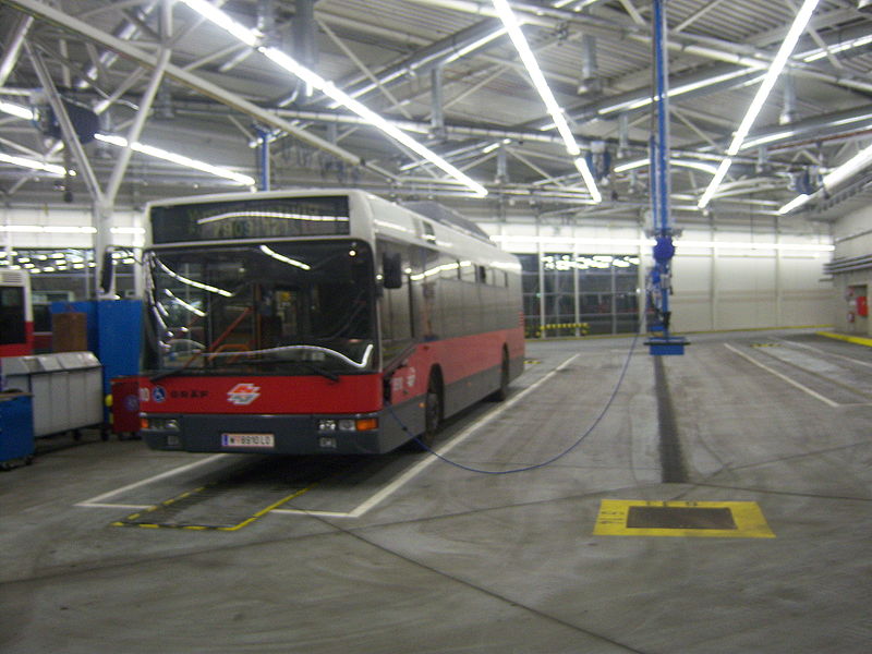 File:Betriebsgarage Leopoldau 8.JPG