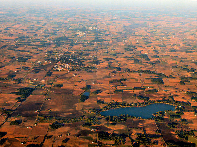 An aerial photograph of Bremen Lake and the surrounding land in Indiana