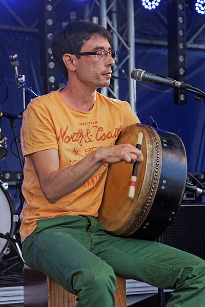 File:Brest - Fête de la musique 2014 - Kendegouezh Duo - 006.jpg