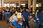 Jaksmör till försäljning på marknaden vid Tromzikhang i Lhasa. Fotot är från 1993.