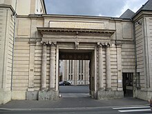 Portail du Bon-Sauveur sur la rue Caponière.