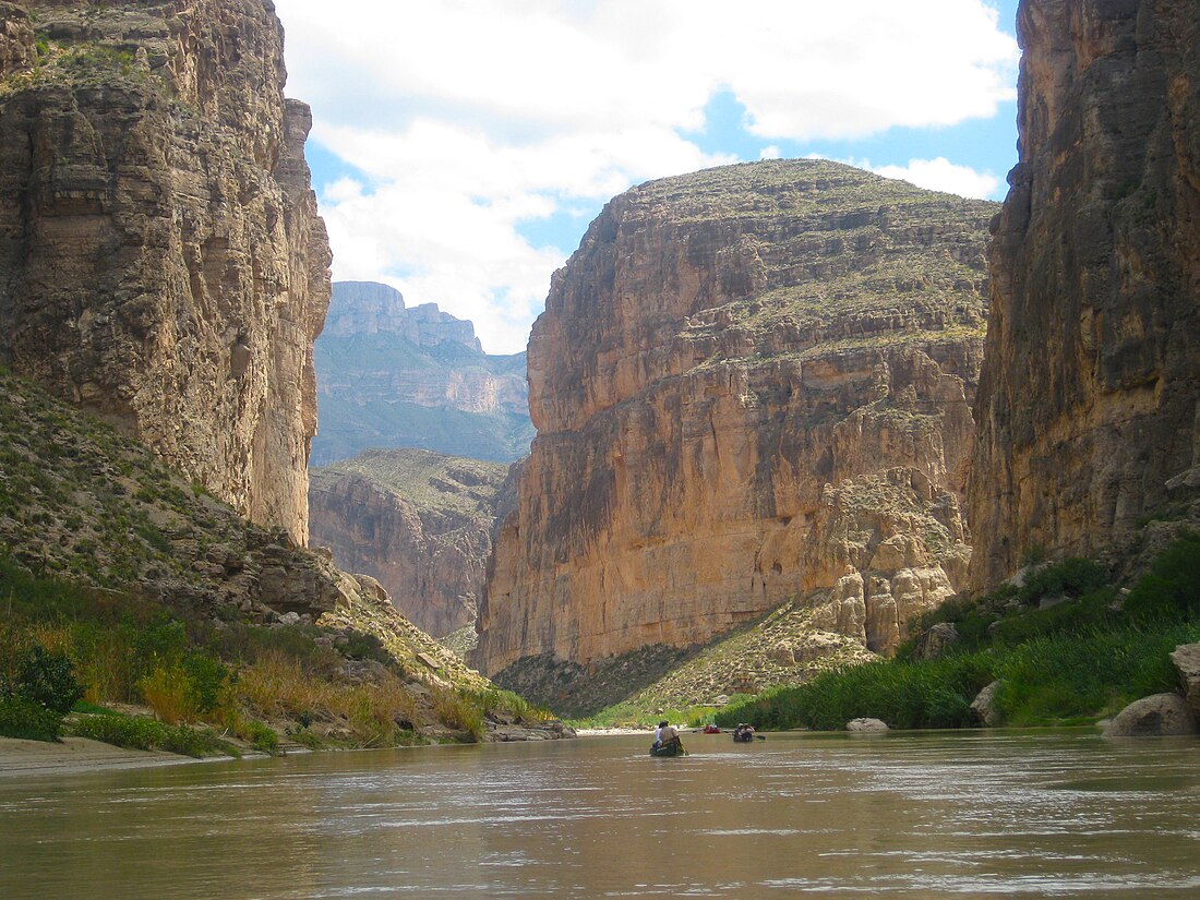 File:Canoeing into Boquillas Canyon.jpg