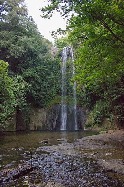 File:Cascate di castel giuliano - bracciano.jpg