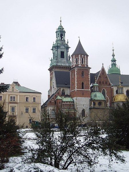 File:Cathedral at the Wzgorze Wawelskie Wawel Hill Castle (69351906).jpg