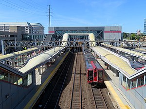 Center tracks and train at Stamford station, September 2018.JPG