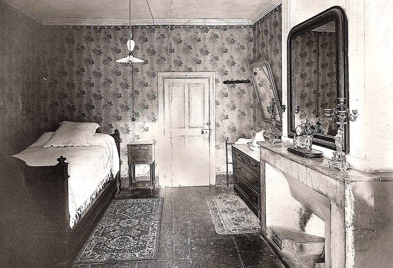 File:Chambre de Mistral à l'hôtel du Petit St-Jean de Nîmes.jpg