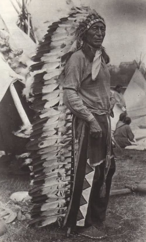 Chief Iron Tail was one of the most famous Native American celebrities of the late 19th and early 20th centuries. Professional photographers circulate