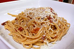 イタリア料理 昔ながらのスパゲッティ・カルボナーラ