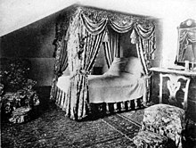 Washington's chambers after her husband's death Collier's 1921 Washington George Martha's chamber.jpg