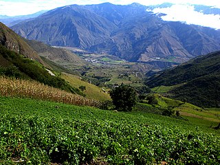 Blick von El Milagro hinab ins Flusstal des Río Mira