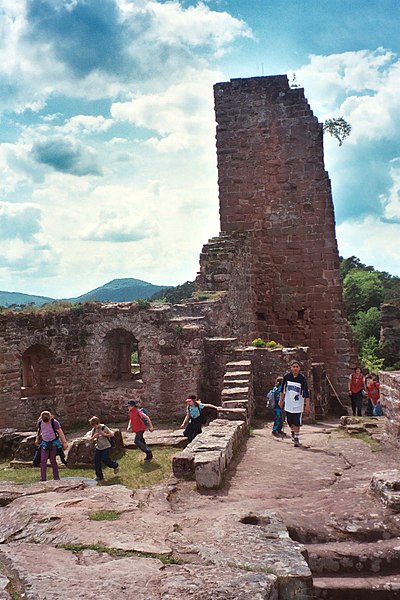 File:Dahn, the ruined castle Altdahn, image 3.jpg