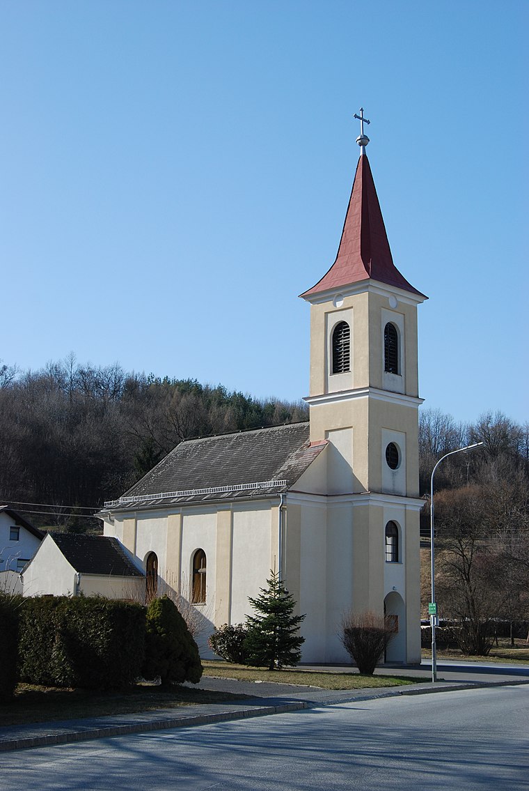 Kath. Filialkirche Hl. Dreifaltigkeit