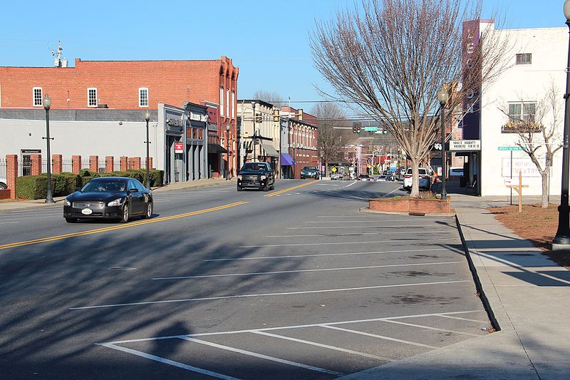 File:Downtown Main Street Cartersville, Feb 2017.jpg