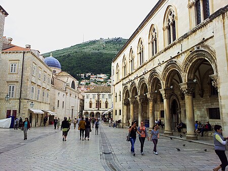 Fail:Dubrovnik Main Street.jpg