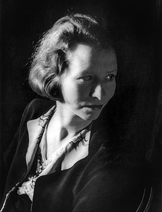 <span class="mw-page-title-main">Edna St. Vincent Millay</span> American poet (1892–1950)