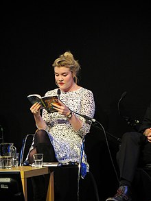 אמרלד פנל מקריאה אחד מספריה, 2013