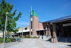 Emerald Ridge High School front.jpg