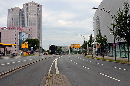 Essen-Stadtkern, Ostfeldstraße