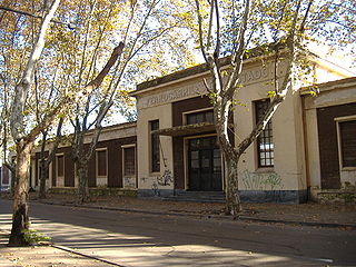 <span class="mw-page-title-main">Rosario Oeste railway station</span> Railway station in Rosario, Argentina