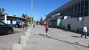 Flughafen Teneriffa Süd: Lage und Verkehrsanbindung, Geschichte, Flughafenanlagen