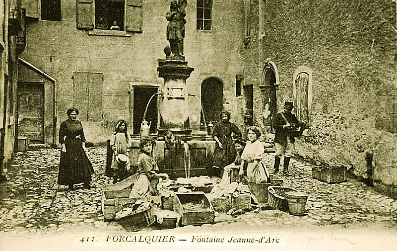 File:Forcalquier fontaine Jeanne d'Arc.jpg