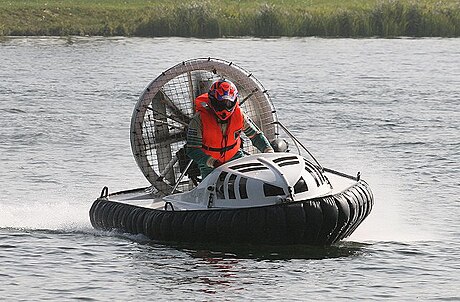 Amphibious vehicle