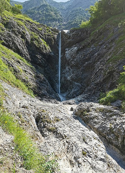 File:GER — BY – Bezirk Oberbayern – Landkreis Miesbach — Gemeinde Kreuth — Gemeindeteil Wildbad Kreuth — Kleine Wolfsschlucht (Wasserfall) 2020.JPG