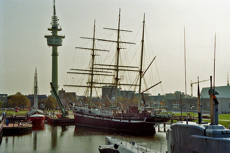 File:Gaffelschoner Seute Deern im Museumshaven Bremerhaven (7181330982).jpg