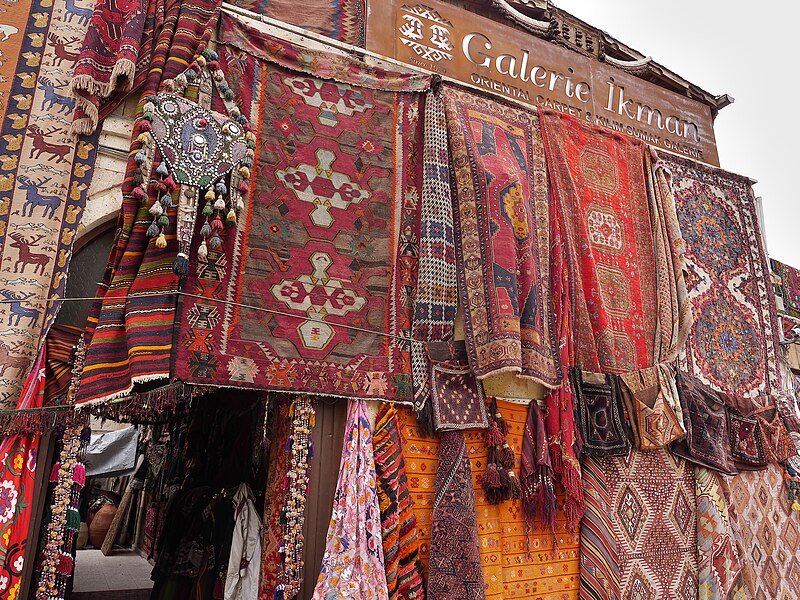 File:Galerie Ikman, Oriental Carpet & Kilim Sumak, Goreme, Capadocia, Turquía.jpg