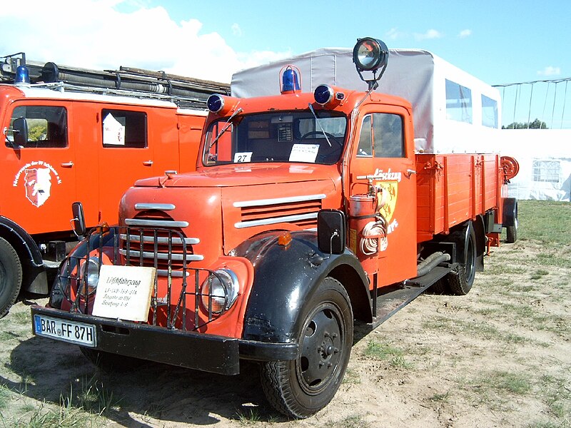 File:Garant 30 K LF-LKW-TS 8 - STA Freiwillige Feuerwehr Trampe.jpg