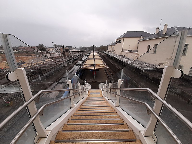 File:Gare de Chartres - 10.jpg