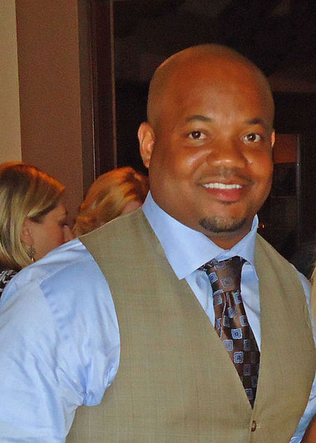 Gary Brackett.jpg