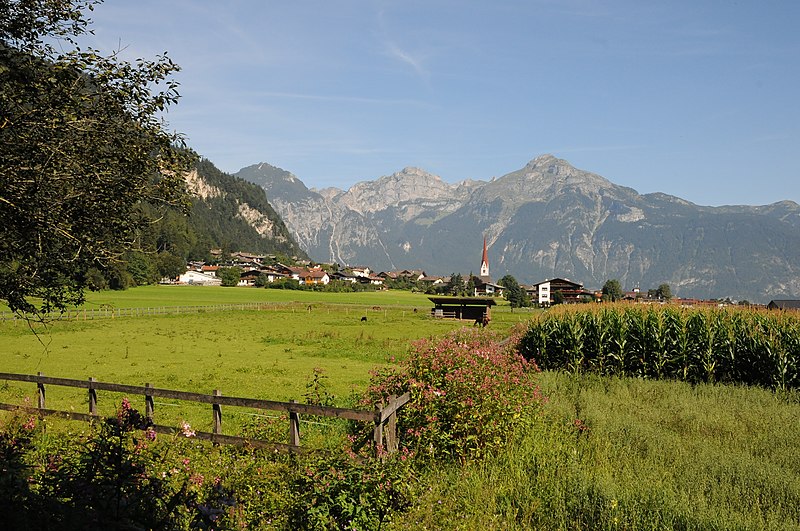 File:Gemeinde Schlitters im Zillertal 1.JPG