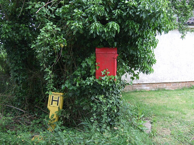 File:George V postbox, Tinkers Green - geograph.org.uk - 5401649.jpg