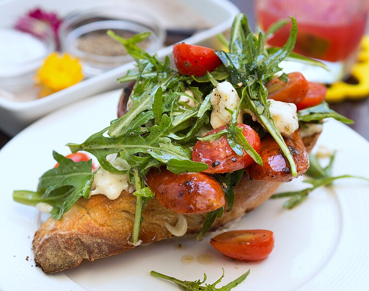 File:Gorgonzola chorizo rocket tomato open sandwich.jpg