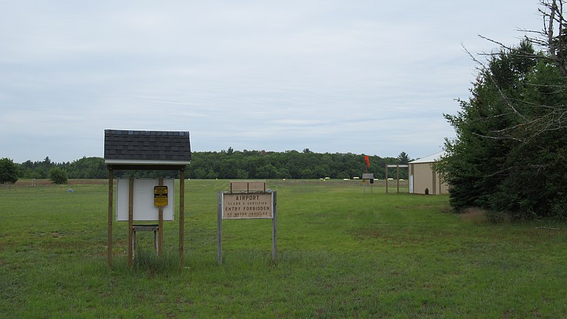 File:Grand Marais Airport (Michigan).jpg