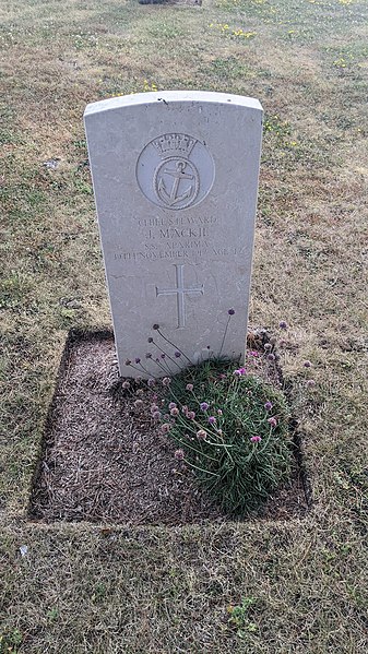 File:Grave of J Mackie.jpg