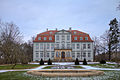 Einzeldenkmale der Sachgesamtheit Rittergut Güldengossa: Herrenhaus (Schloss), Orangerie im Park und Toranlagen zum Neuen Weg und zur Schulstraße (siehe auch Sachgesamtheitsdokument – Obj. 09303082)