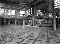 HUA-152395-Interieur van het N.S.-station Arnhem te Arnhem- hal.jpg